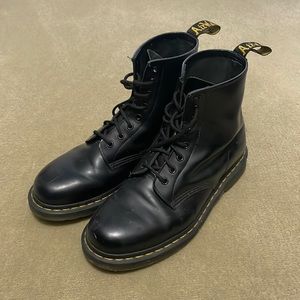 Men’s 1460 Dr. Martens black boots